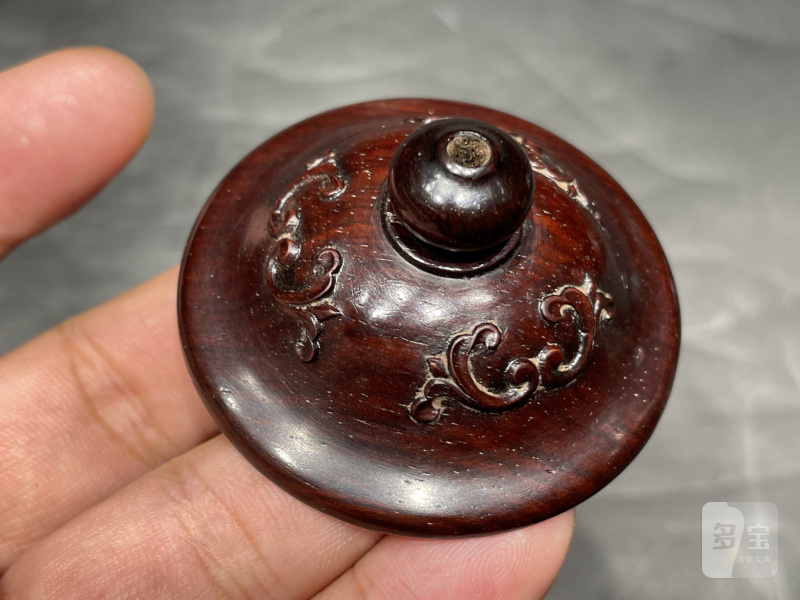 清中晚期 青花缠枝花卉八宝纹香壶（带木盖，木座） - 图12